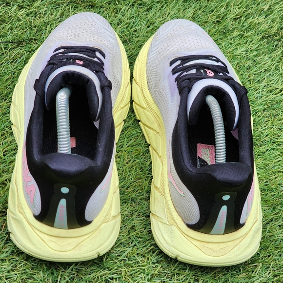 HOKA ARAHI 7 - Womens Athletic Shoes - SIZE 8.5B -- Please See All Pictures - Picture 5 of 10